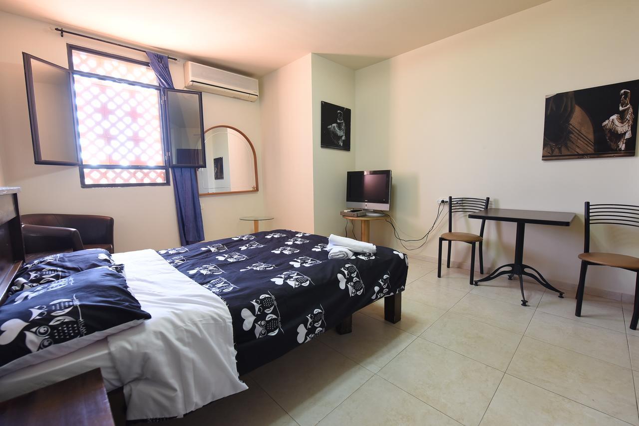 Flintstone Guest House Eilat Exterior photo