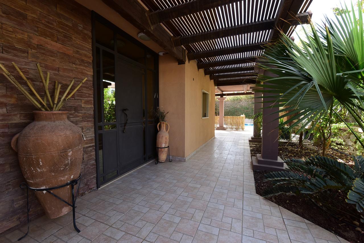 Flintstone Guest House Eilat Exterior photo
