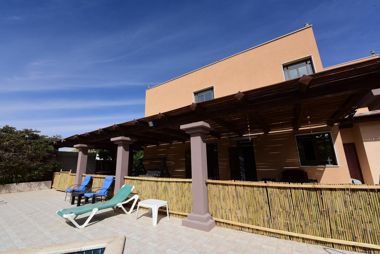 Flintstone Guest House Eilat Exterior photo