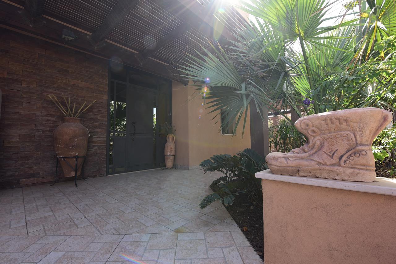 Flintstone Guest House Eilat Exterior photo