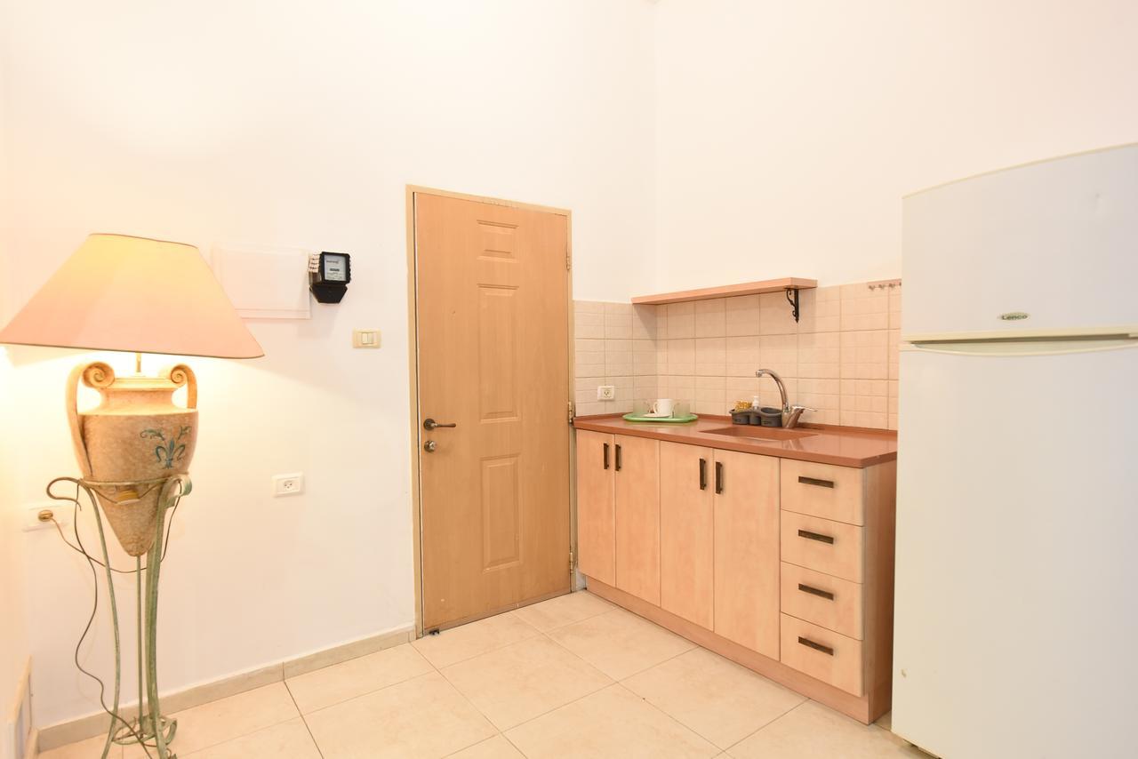 Flintstone Guest House Eilat Exterior photo